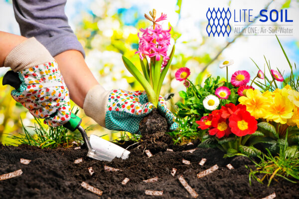 effektiver Wasserspeicher für Garten, Grünflächen, Rasenflächen, Blumenbeete - LITE-STRIPS, dauerhaft und biologisch abbaubar